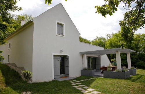 Kaptalantoti House | Unforgettable SárgaRigó Holiday Home: 4-Star Family Retreat