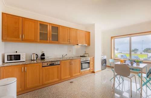 Sao Felix Da Marinha Apartment | Relax at São Félix Seaside Oasis with Spa & Breakfast