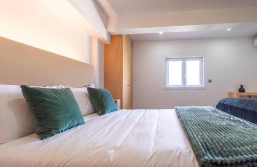 Gaviao Bed & Breakfast | Family-Friendly São João Alojamento for Memorable Stays