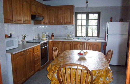 Lagoa House | Elegant São Miguel Island Vacation House with Spa & Breakfast