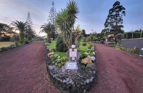 Lagoa House | Elegant São Miguel Island Vacation House with Spa & Breakfast