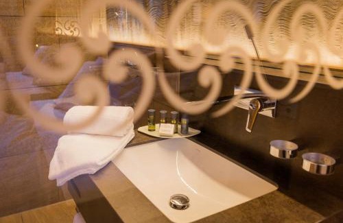 Schwaegalp Hotel | Experience Säntis - das Hotel with Oceanfront Views