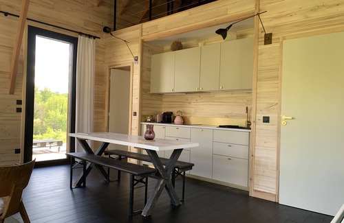 Aillas House | Contemporary Séchoir à Tabac: Pool, Spa & Perfect Rating!