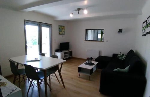 Sarraziet House | Relaxing Retreat for Two with Jacuzzi & Massage Options