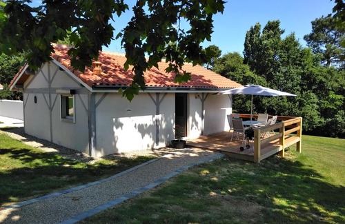 Sarraziet House | Relaxing Getaway with Hot Tub and Massage Services