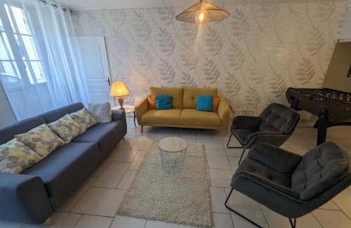 Chateauvillain House | Relax in Comfort at Châteauvillain Near Forest National Park