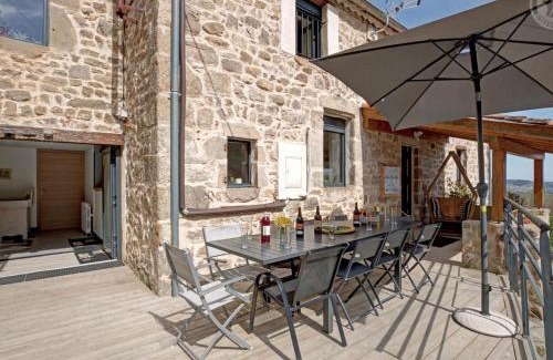 Saint-Julien-Molin-Molette House | Séjour paisible en gîte de charme avec spa en campagne - FR-1-496-334