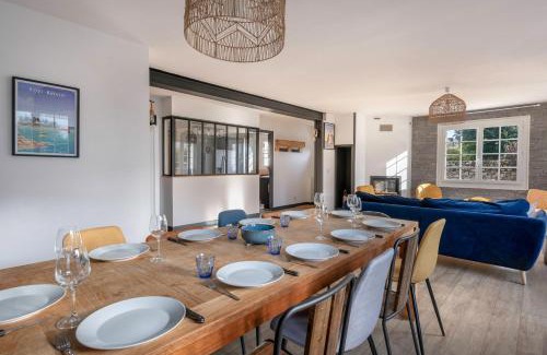 Arzon House | Stylish Retreat for 11 in a Family-Friendly Home