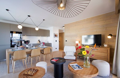 Bergers Condo | Alpe d'Huez Ski-In, Ski-Out Retreat with Pool & Spa
