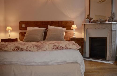 Aubigny-sur-Nere House | Séjournez dans une demeure écossaise historique avec salle de jeux, auberge familiale du 19ème siècle - FR-1-586-53