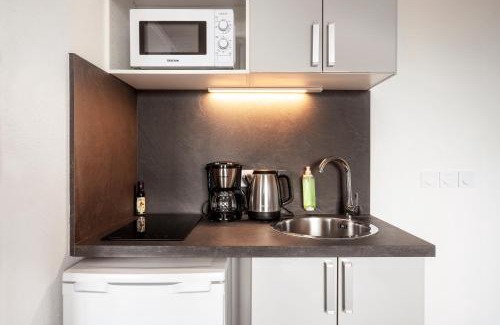 Domaine du Bois Apartment | Budget-Friendly Séjours & Affaires Paris Vincennes Hotel