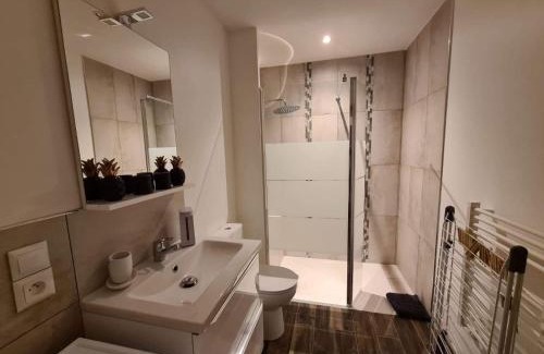 Terrasson-la-Villedieu Apartment | Discover Sélénite: Family-Friendly Stay with Top Ratings