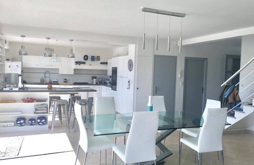 Sene House | Explore Séné Vannes: Top-Rated Waterfront Getaway