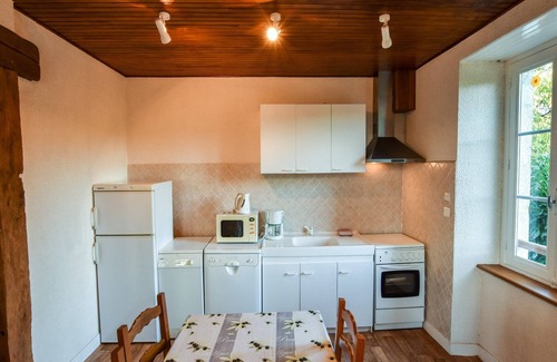 Senezergues House | Cozy Holiday Home with Garden and Family-Friendly Amenities