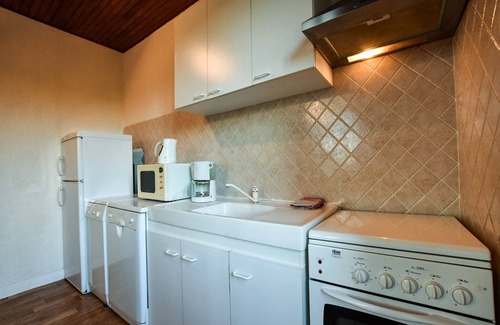 Senezergues House | Cozy Holiday Home with Garden and Family-Friendly Amenities