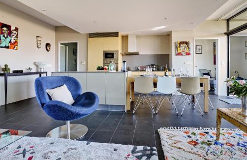 L'Isle-sur-la-Sorgue Apartment | Serenity by the Water: 4-Star Family-Friendly Retreat
