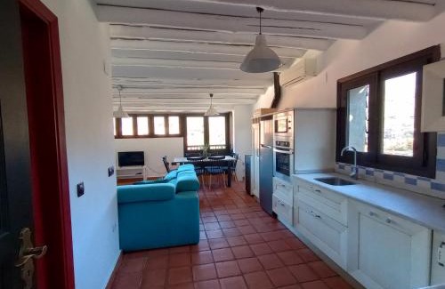 Hervas Apartment | Discover Sésamo Apartamento: Family-Friendly Retreat