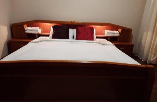 Morahalom Apartment | Tranquil Sétány Apartment - Family-Friendly & Guest Rated 9/10