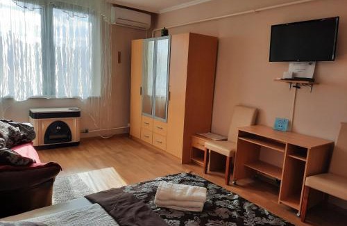 Morahalom Apartment | Tranquil Sétány Apartment - Family-Friendly & Guest Rated 9/10