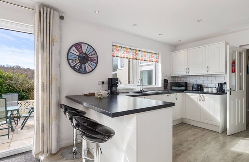 Saundersfoot Cottage | Discover Sêr Môr - Cozy Cottage with Oceanfront Views
