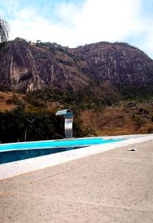 Pedralva House | Pet-Friendly Retreat with Pool & Hot Tub in Sítio Araucárias