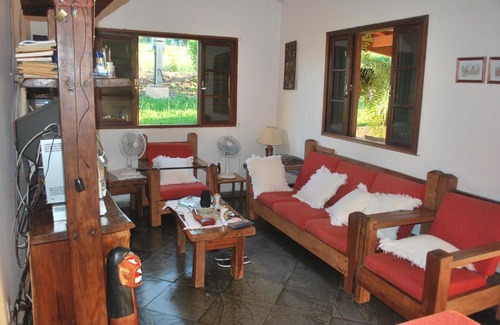 Porangaba House | Relaxing Getaway with Pool, Lake & Nature Retreat