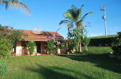 Porangaba House | Relaxing Getaway with Pool, Lake & Nature Retreat