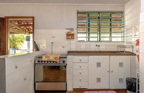 Capela do Alto Cottage | Relaxing Retreat with Private Pool and Scenic Lake Views