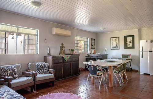 Capela do Alto Cottage | Relaxing Retreat with Private Pool and Scenic Lake Views