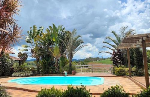 Borda da Mata House | Tranquil Retreat with Pool Amidst Breathtaking Views