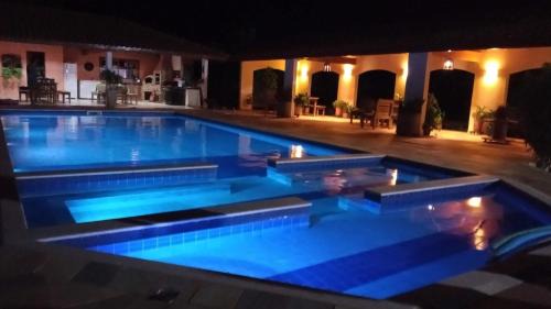 Quadra House | Relaxing Retreat with Pool and Family-Friendly Amenities