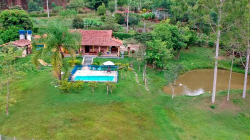 Salesopolis House | Sítio com piscina e lago