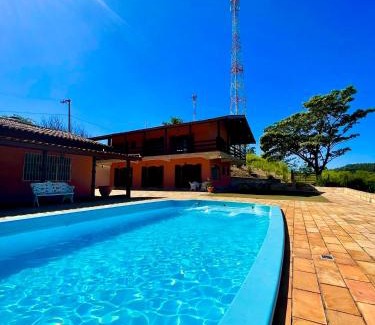 Serra Negra House | Experience Stunning Views at Sítio com Vista Espetacular