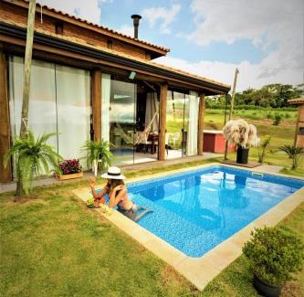 Piedade Apartment | Discover Sítio da Montanha: Pet-Friendly with Pool & Hot Tub