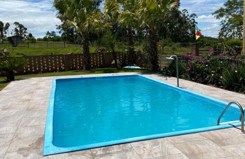 Portao House | Inviting Retreat at Sítio de Final de Semana for Families