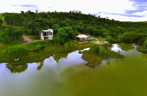 Jaboticatubas House | Idyllic Retreat at Sítio defronte Lagoa with Pool & Hot Tub