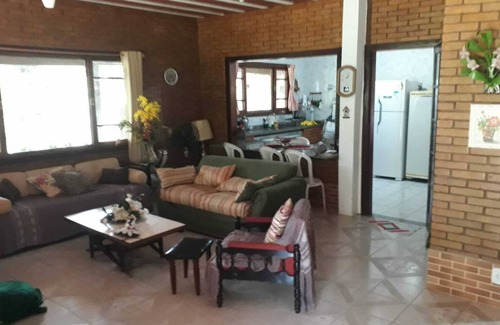 Silva Jardim House | Cozy Retreat in Aldeia Velha with Ocean View Amenities
