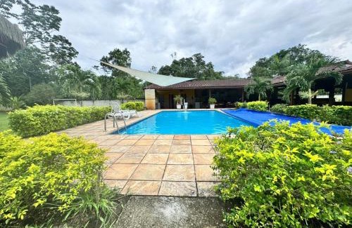 Guapimirim House | Enchanting Sítio Em Guapimirim: Pet-Friendly Retreat