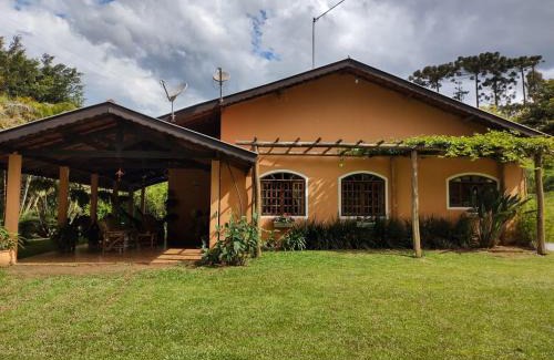 Sao Bento do Sapucai House | Pet-Friendly Retreat between Santo Antonio Pinhal & Campos do Jordão