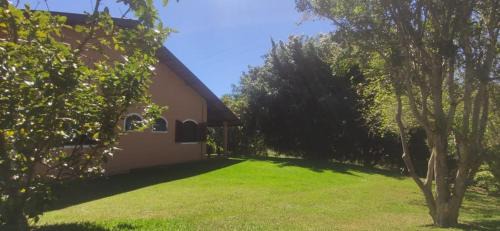 Sao Bento do Sapucai House | Pet-Friendly Retreat between Santo Antonio Pinhal & Campos do Jordão