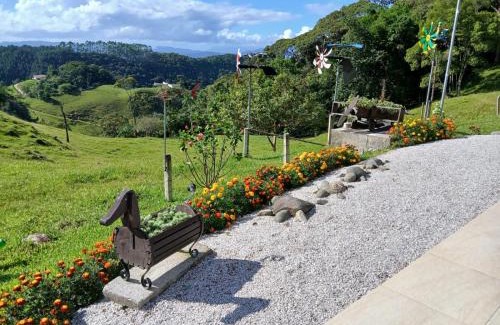 Antonio Carlos House | Discover Sítio Jz: Pet-Friendly Oceanfront Retreat