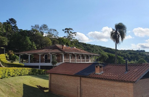 Ibiuna House | Sítio Luar de Ibiúna (Accommodates up to 19 people)