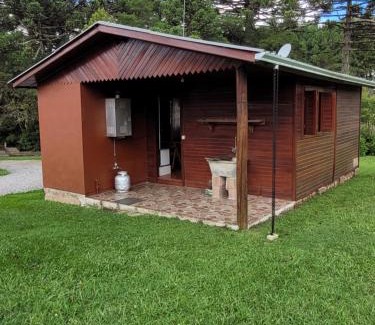 Sao Francisco de Paula Ski Chalet | Pet-Friendly Getaway at Sítio Passo do Carro - Rated 10/10