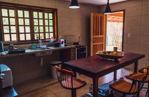 Monteiro Lobato Cottage | Pet-Friendly Retreat at Sítio Tia Anastácia - Gatehouse