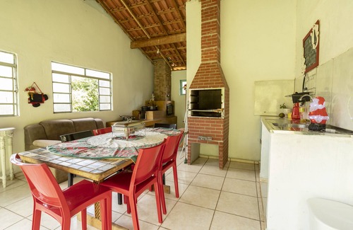 Monteiro Lobato Cottage | Pet-Friendly Retreat at Sítio Tia Anastácia - Gatehouse