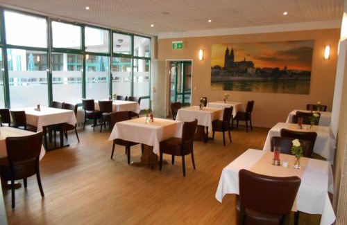 Magdeburg Hotel | Discover Síu Hotel Magdeburg: Accessible Comfort Awaits