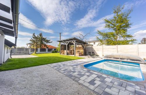 Siofok-Sosto Villa | Relax at Sóstó Pihenőház: 4-Star Retreat with Pool & Hot Tub