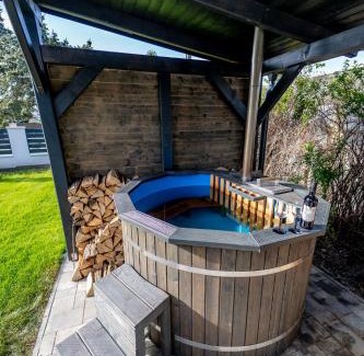 Siofok-Sosto Villa | Relax at Sóstó Pihenőház: 4-Star Retreat with Pool & Hot Tub