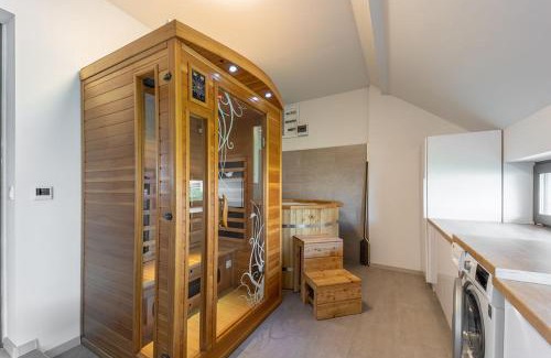 Siofok-Sosto Villa | Relax at Sóstó Pihenőház: 4-Star Retreat with Pool & Hot Tub