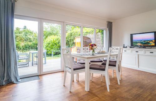 Munkmarsch House | Experience Söns Hüs: 4-Star Pet-Friendly Getaway